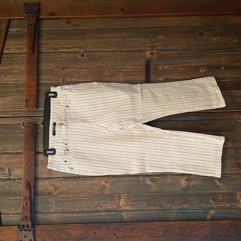 Chaps capris, size 6, pinstripe cream/denim